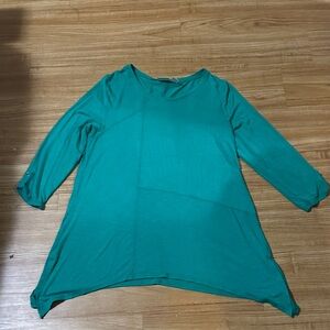 Relaxed Teal Asymmetrical Tunic - 3/4 Sleeve
Green